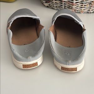 Oukai size 8 light grey